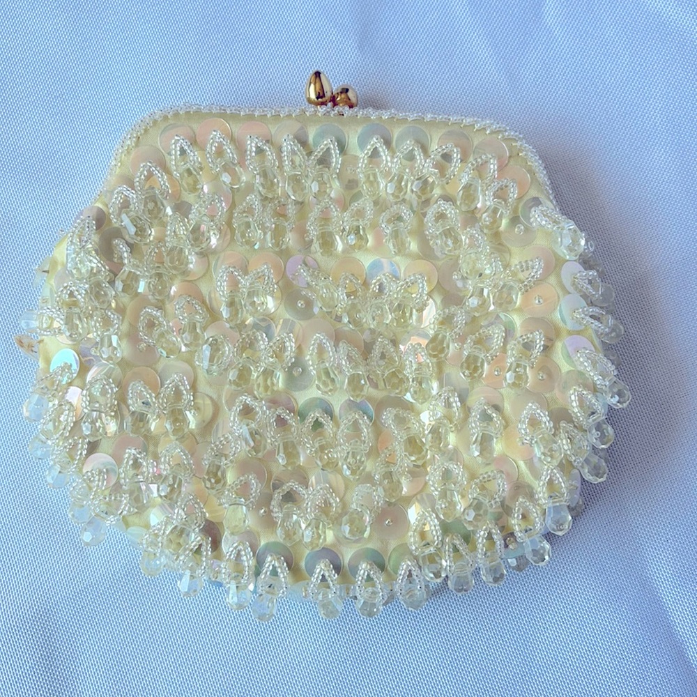 COPY - Vintage Coin Purse Beaded & Sequins ClamClose Clutch